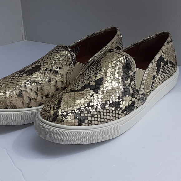 Steve Madden SNAKE PRINT SLIP ON Shoe Size 9 1/2 - Picture 4 of 7